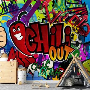 Carta da parati Chili Out - street art con scritte colorate in inglese e peperoncino