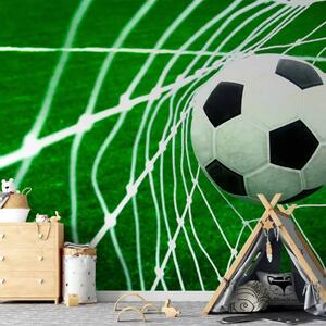 Carta da parati moderna Gol! - pallone da calcio nella rete su prato di gioco