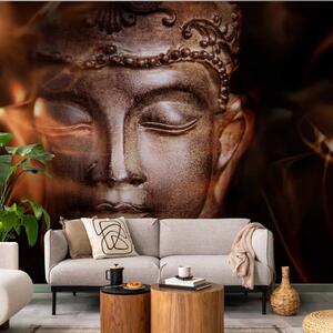 Carta da parati Buddha e fuoco della meditazione - statua tra fiamme su sfondo nero