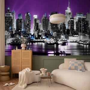 Carta da parati New York porpora - panorama notturno con grattacieli