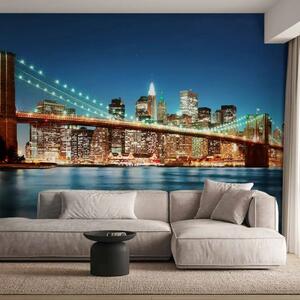 Carta da parati Panorama notturno - architettura di New York con il Ponte di Brooklyn