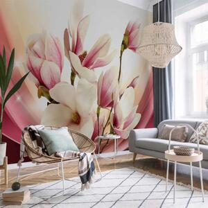 Carta da parati Magnolia rosa sotto la luce - composizione di piante con fiori