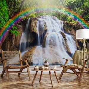 Carta da parati moderna Pace della natura - cascata di pietra e fiume nel bosco con arcobaleno