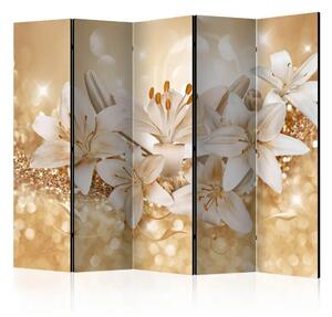 Paravento design Corte regale II - gigli bianchi su sfondo di luce di ornamenti dorati