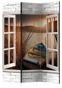 Paravento design Lago autunnale - finestra con vista su barca e acqua