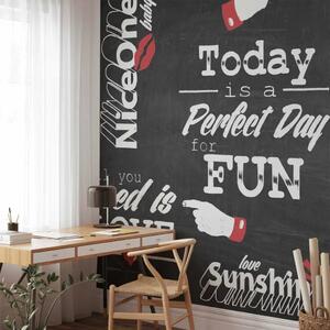 Carta da parati moderna Giorno Perfetto - composizione di scritte in inglese su sfondo grigio