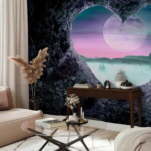 Carta da parati moderna Grotta - paesaggio di montagna con luna e motivo a cuore in toni verdi