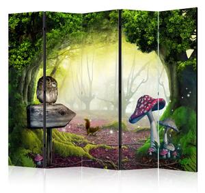 Paravento design Angolo gufesco II - paesaggio con gufo e fungo tra gli alberi