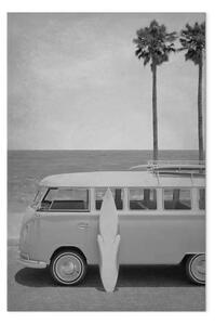 Quadro Un viaggio in spiaggia - composizione in bianco e nero con una macchina retrò, tavola da surf e uno sfondo della spiaggia