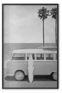 Poster: Viaggio di vacanza - auto e spiaggia sullo sfondo