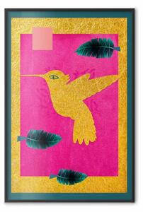 Poster: Colibrì dorato - astrazione con uccello e foglie verdi su sfondo rosa