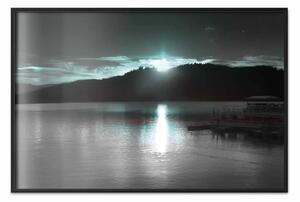 Poster: Notte di gennaio - paesaggio lacustre con luna blu nel cielo