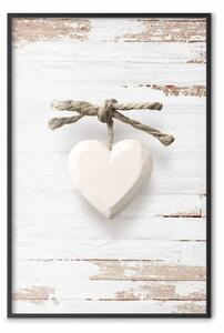 Poster: Amore annodato - cuoricino bianco in pietra su sfondo di legno chiaro