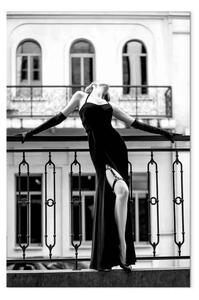 Quadro contemporaneo Donna danzante - foto in bianco e nero con una figura sul balcone