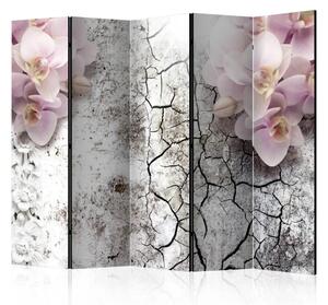 Paravento Orchidee rosa II - collage di fiori rosa su cemento