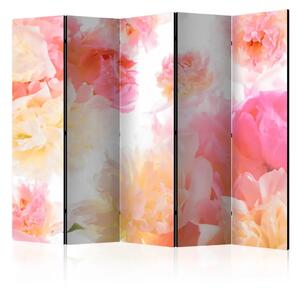 Paravento design Peonie pastello II - composizione con un mazzo di fiori