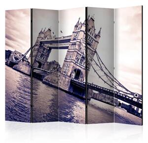 Paravento Tower Bridge II - fiume dietro l'architettura londinese