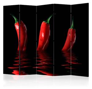 Paravento separè Peperoncino II - tre verdure infuocate su sfondo acquatico