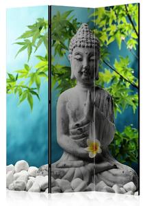 Paravento design Buddha: Bellezza Meditazione - figura di pietra su sfondo di alberi