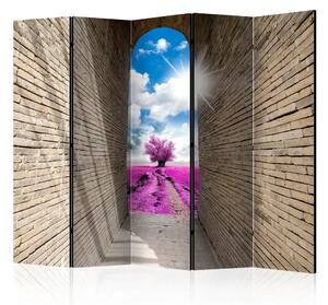 Paravento design Passaggio Magico II - Tunnel di mattoni su prato viola