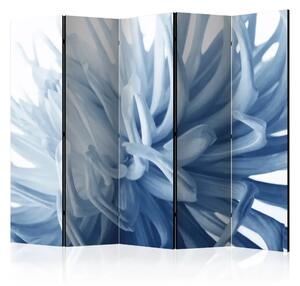 Paravento separè Fiore - Dahlia blu II - Creativa pianta blu su sfondo chiaro