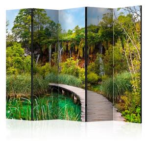 Paravento separè Oasi Verde II - Paesaggio di un ponte di legno in mezzo alla foresta