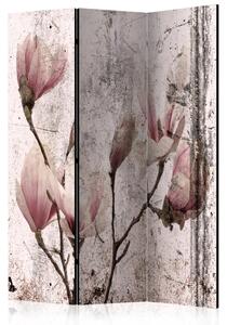 Paravento design Sipario di magnolie - fiori rosa su sfondo sbiadito