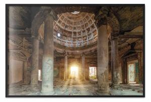 Poster: Una cupola trascurata - luce tra le rovine di un antico splendore