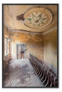Poster: Scala antica - interno fatiscente con soffitto e balaustra decorati