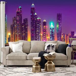 Carta da parati moderna Notti viola a Dubai - Panorama con grattacieli e riflesso nell'acqua
