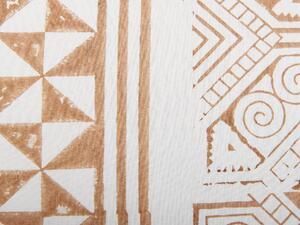 Cuscino decorativo marrone chiaro e bianco 45 x 45 cm con stampa a mano sfoderabile con cerniera motivo azteco Beliani