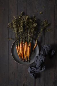Fotografia artistica Roasted carrots, Diana Popescu, (26.7 x 40 cm)