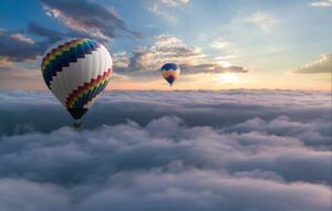 Fotografia artistica Colorful hot air balloon flying above the clouds, guvendemir, (40 x 24.6 cm)