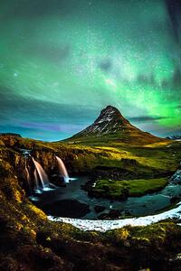 Fotografia artistica Aurora borealis at Mount Kirkjufell Iceland, SuppalakKlabdee, (26.7 x 40 cm)