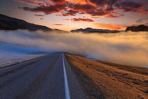 Fotografia artistica The road in the fog at sunset Norway, Anton Petrus, (40 x 26.7 cm)