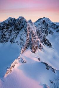 Fotografia Pink sunrise over snowcapped mountains Italy, Roberto Moiola / Sysaworld, (26.7 x 40 cm)