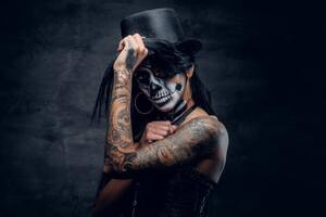 Fotografia A woman with painted skull face, FXQuadro