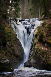 Fotografia Scenic view of waterfall in forest Czech Republic, Adrian Murcha / 500px, (26.7 x 40 cm)