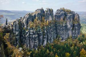 Fotografia artistica High angle view of rocky cliffs, Halfdark, (40 x 26.7 cm)