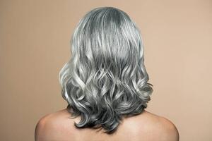 Fotografia Nude mature woman with grey hair back view, Andreas Kuehn, (40 x 26.7 cm)