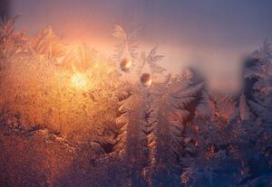 Fotografia artistica Frosty window with drops and ice pattern at sunset, Sergiy Trofimov Photography, (40 x 26.7 cm)