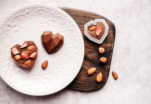 Fotografia artistica Home made milk chocolate for valentine's, Evgeniia Siiankovskaia, (40 x 26.7 cm)