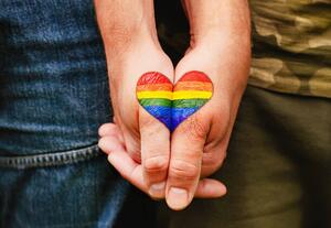 Fotografia artistica Rainbow heart drawing on hands Lgbtq, With love of photography, (40 x 26.7 cm)