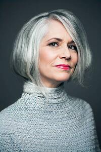 Fotografia artistica Grey haired lady with red lipstick portrait, Andreas Kuehn, (26.7 x 40 cm)