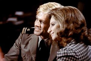 Fotografia Robert Redford And Barbra Streisand The Way We Were 1973 Directed By Sydney Pollack, (40 x 26.7 cm)