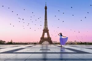Fotografia artistica Good Morning Eiffel, Kenneth Zeng, (40 x 26.7 cm)