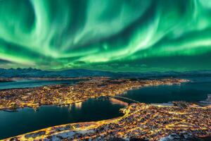 Fotografia Aurora Borealis dancing over Tromso Urban, Juan Maria Coy Vergara