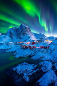 Fotografia artistica Northern lights with Festhelltinden peak and, Copyright by Boonchet Ch., (26.7 x 40 cm)