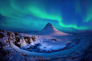Fotografia artistica Northern lights at Mount Kirkjufell Iceland, FEBRUARY, (40 x 26.7 cm)