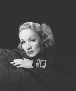 Fotografia artistica 17Th December 1943 German-Born Actress Marlene Dietrich Wearing A Jewel-Encrusted Bracelet, (35 x 40 cm)